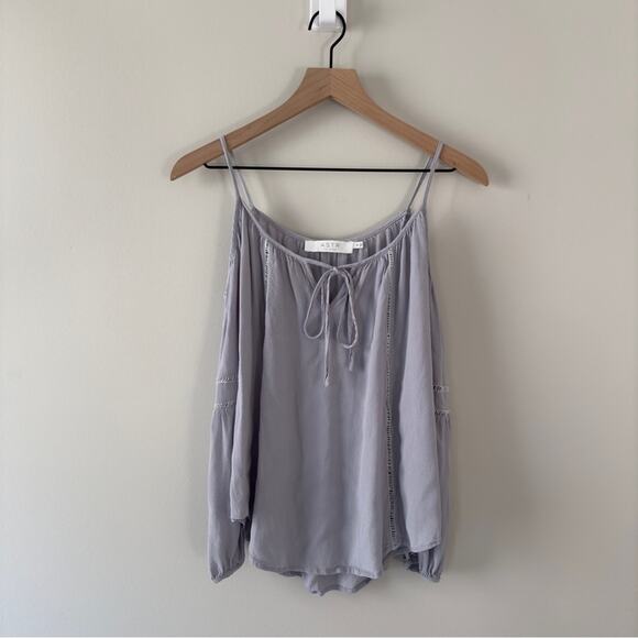 ASTR the Label cold shoulder peasant top Women's periwinkle Spaghetti Strap bow - Picture 1 of 8